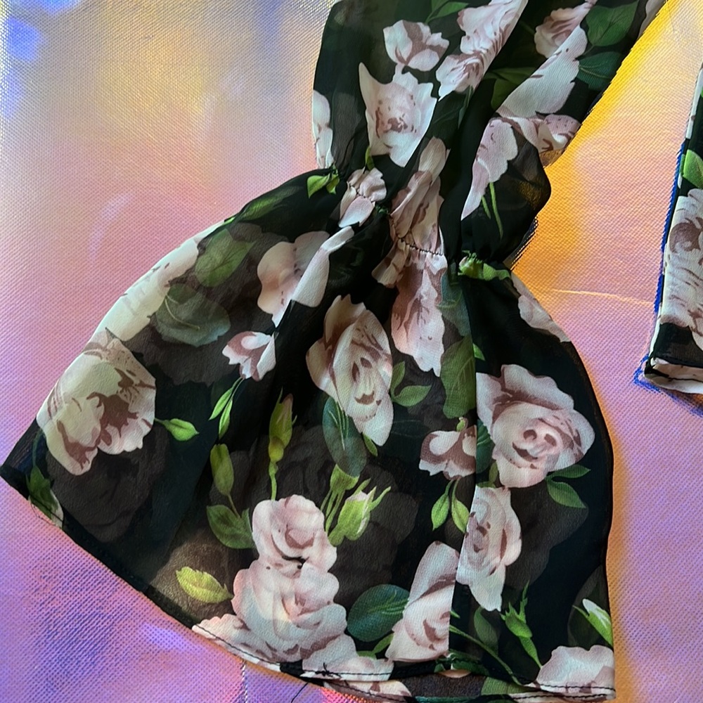 Rose Blouse - Picture 2 of 2